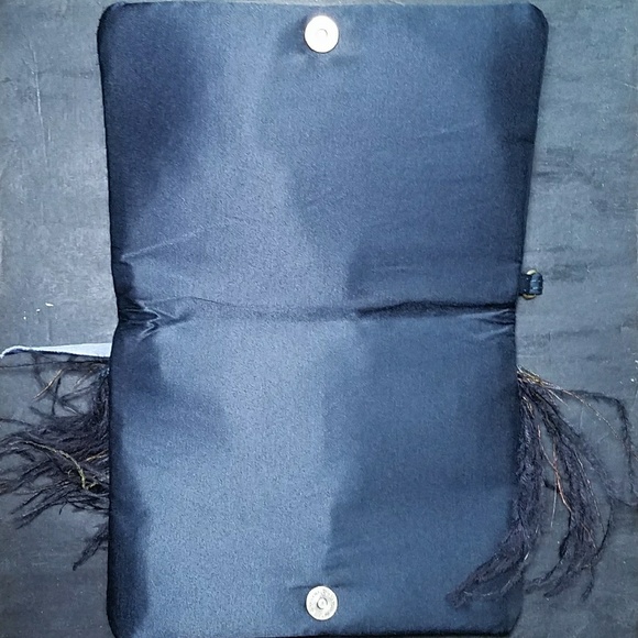 silence + noise - Feathered Wristlet - Picture 4 of 7